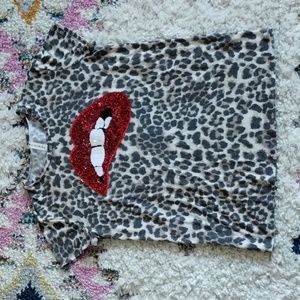 Vanilla bay leopard print with biting lip short sleeved Tshirt